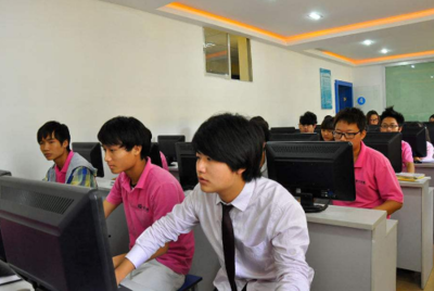 四川計算機學校熱門專業(yè)解析與計算機技術(shù)咨詢指南